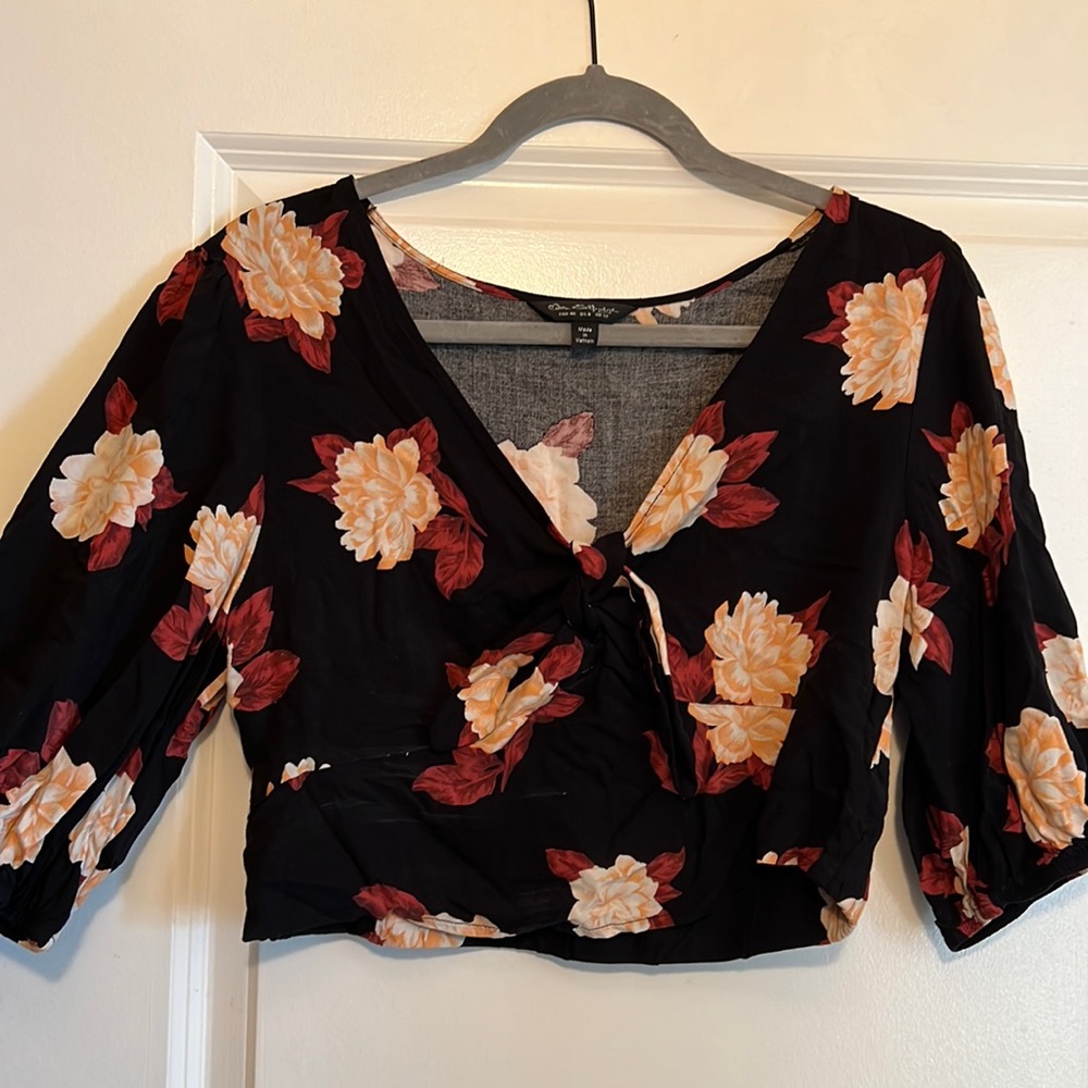 Floral Mid-Sleeve Croptop